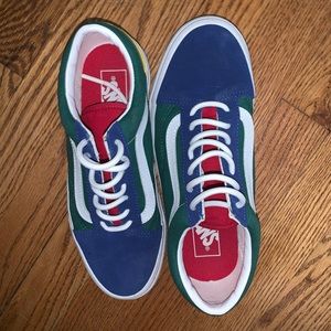 Yacht Club Vans